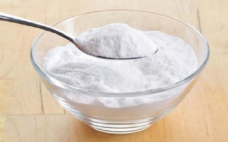 Baking soda tẩy áo trắng dính màu hiệu quả