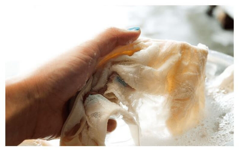 Cách giặt và bảo quản quần áo bằng chất liệu ren