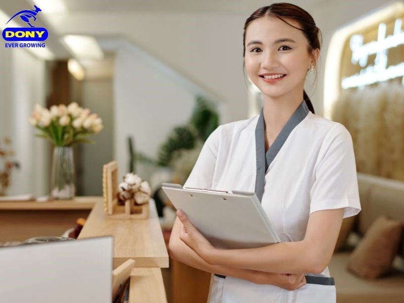 Đồng phục lễ tân spa chỉn chu giúp tạo ấn tượng chuyên nghiệp ngay từ điểm chạm đầu tiên