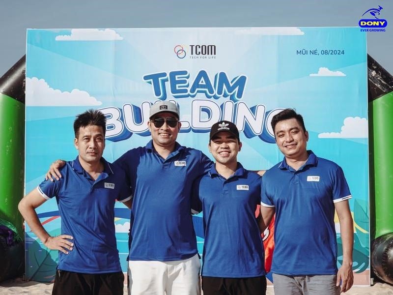 Mẫu áo cá sấu form rộng trẻ trung năng động – thoải mái khi làm việc