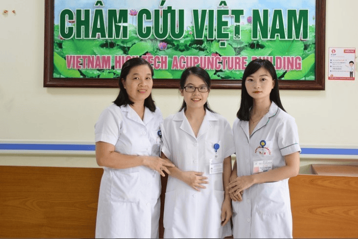 Đồng phục y tá Bệnh viện Châm cứu Trung ương