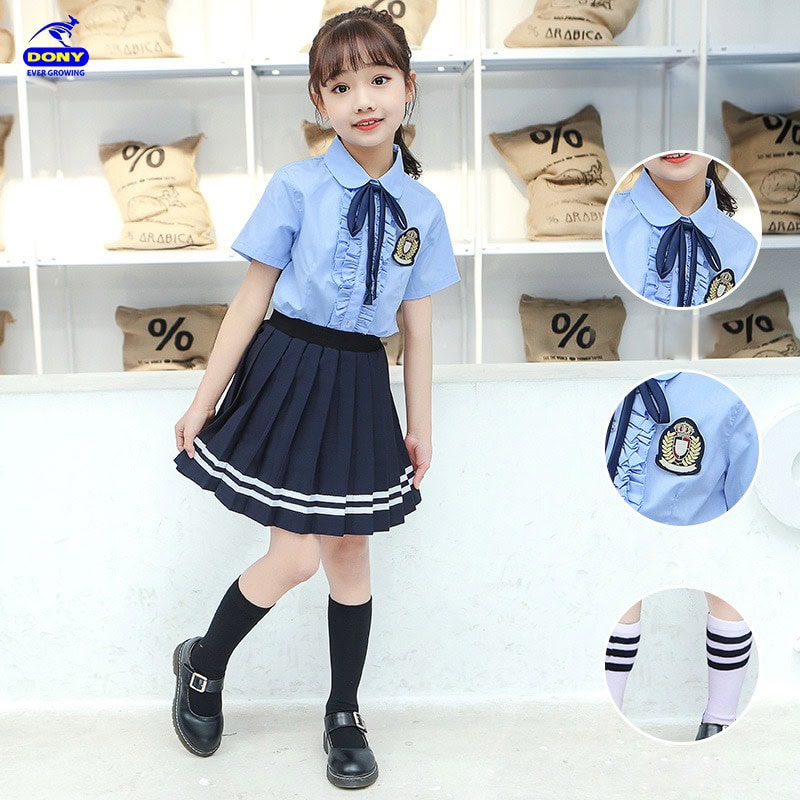 Thiết kế đồng phục học sinh cho nữ.