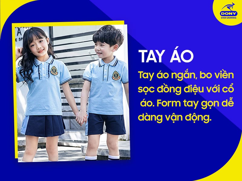Tay áo ngắn, bo viền sọc đồng điều với cổ.