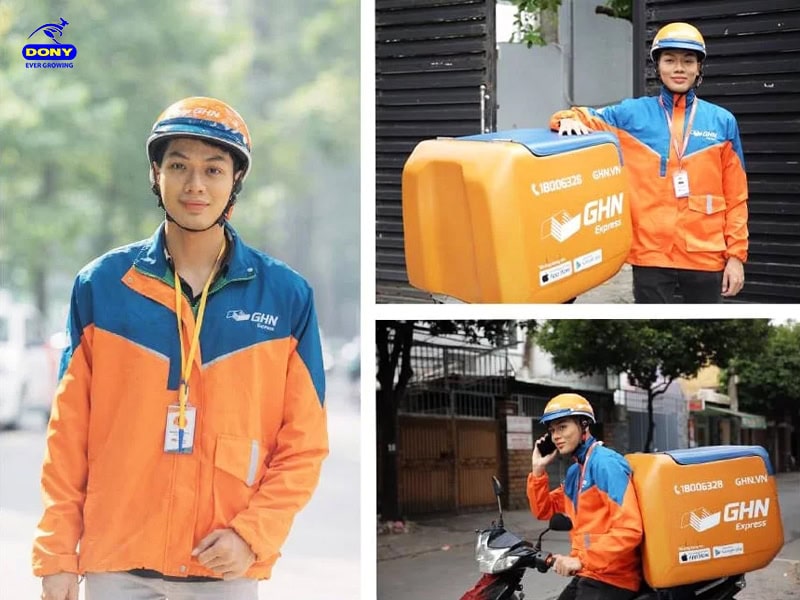 Áo khoác gió đồng phục shipper.