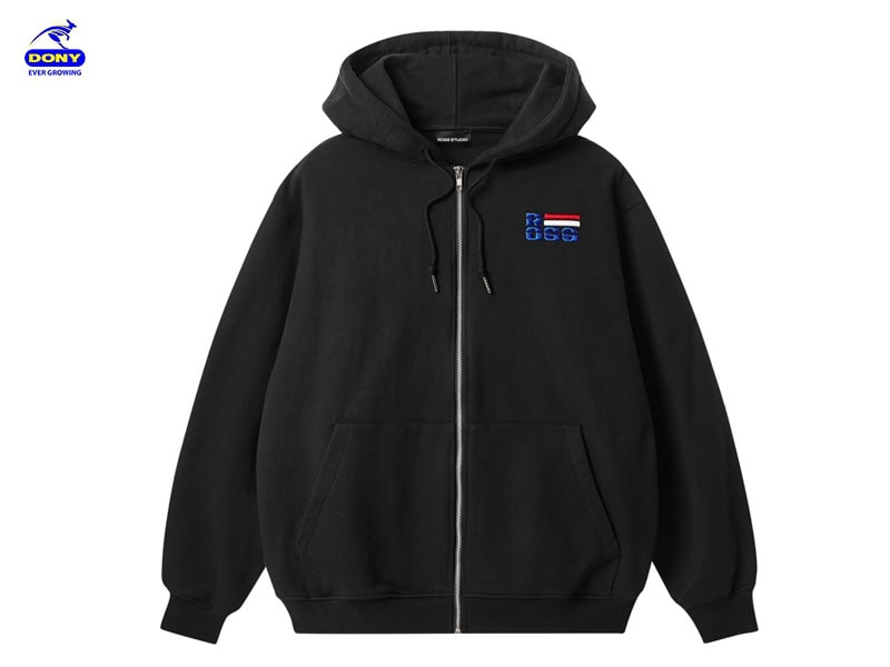 Áo khoác hoodie nỉ đen in logo.