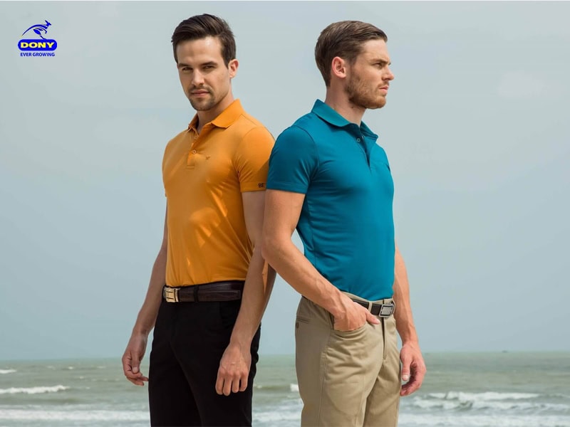 Mẫu áo polo dáng slim fit.