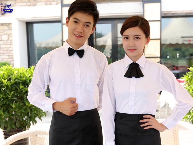 Mẫu áo sơ mi trắng dành cho nhân viên nhà hàng.
