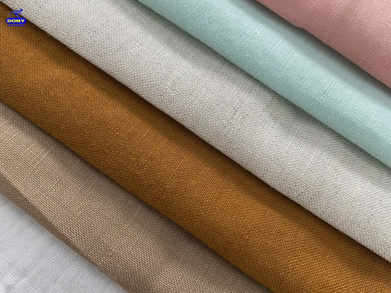 Vải linen được sử dụng để may đồng phục áo sơ mi.