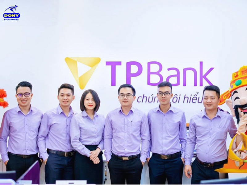 Mẫu sơ mi TPBank màu tím pastel.