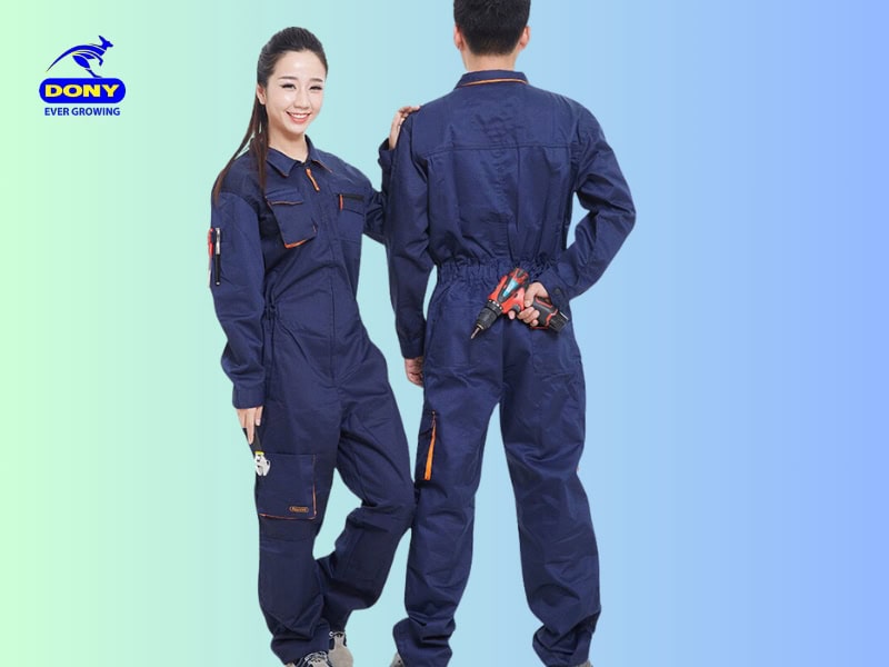 Bộ áo bảo hộ liền quần xanh đen.