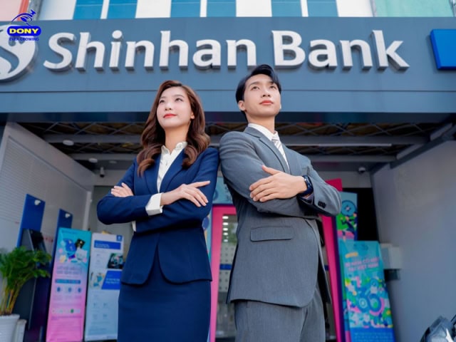 Đồng phục Vest cho nhân viên tại Shinhan Bank.