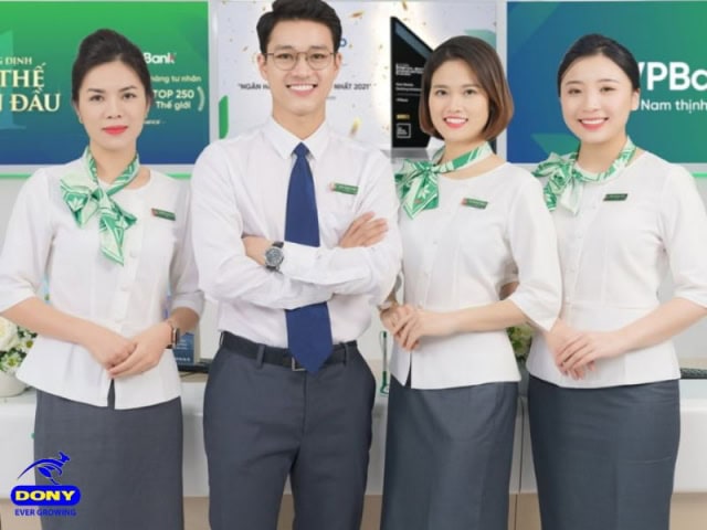 Đồng phục quần tây và chân váy VPBank.