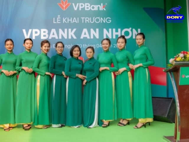 Đồng phục áo dài VPBank.