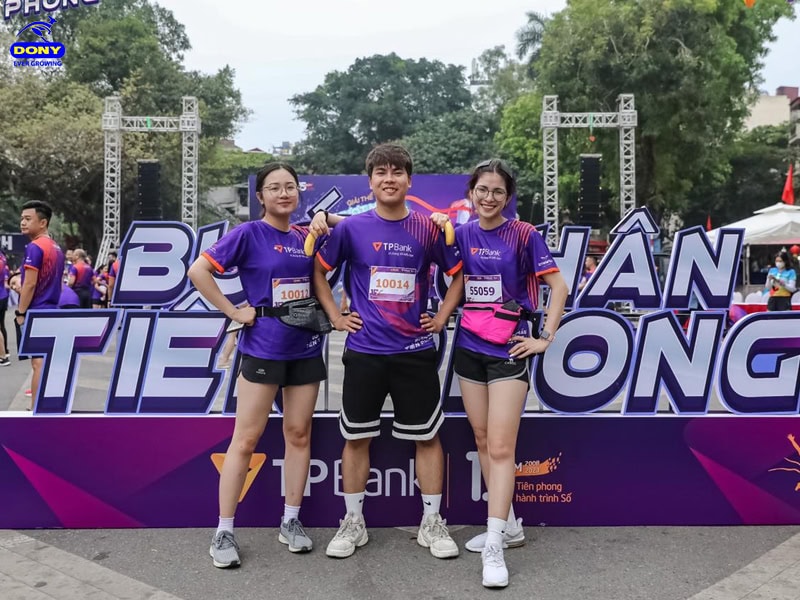 phoi ao thun voi quan short