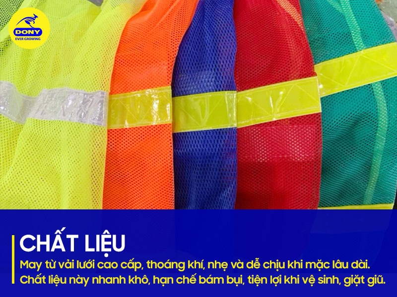 Vải lưới cao cấp, thoáng khí, tiện lợi khi vệ sinh.