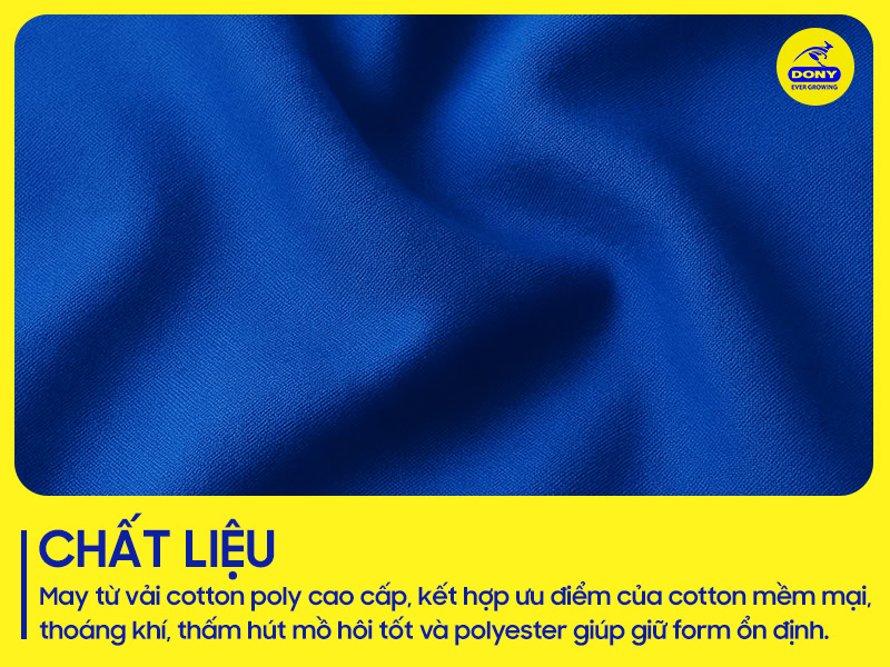 Áo được may từ vải cotton poly cao cấp.