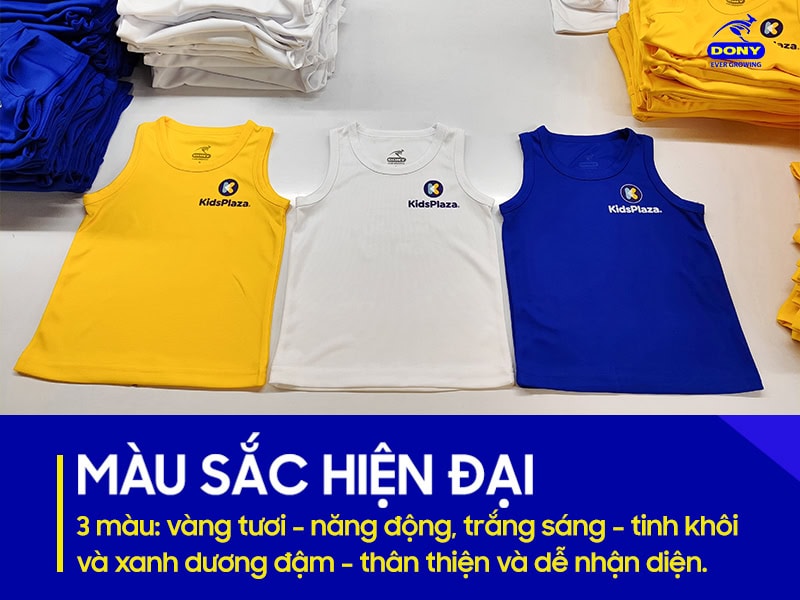 Ba màu áo trưng bày rõ nét, giữ màu tốt.
