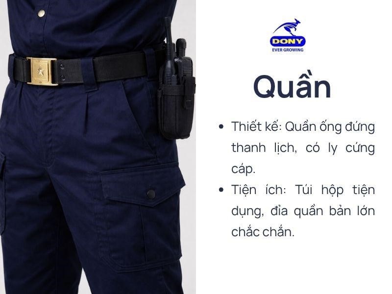 Quần đi kèm được may theo dáng ống đứng, có ly giữa tạo độ cứng cáp và thanh lịch