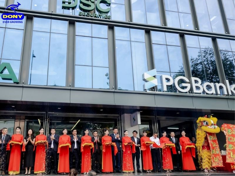 Đồng phục áo dài PGBank – Duyên dáng và truyền thống