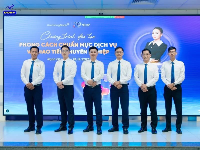 Đồng phục áo sơ mi ngân hàng KienlongBank.