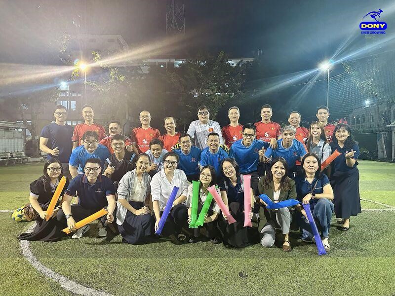 Đồng phục áo teambuilding ngân hàng Hong Leong Bank.