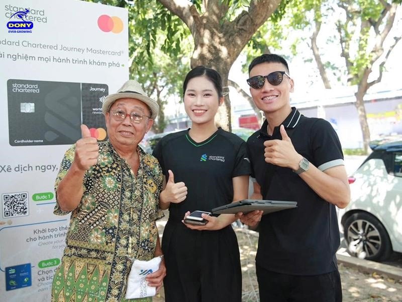 Đồng phục áo thun sự lkiện ngân hàng Standard Chartered