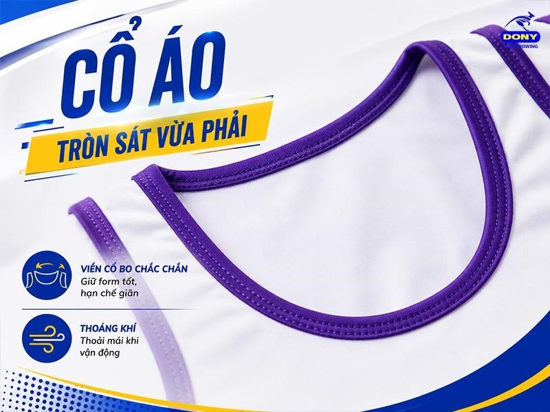 Áo sử dụng thiết kế cổ tròn sát vừa phải, ôm gọn phần cổ nhưng vẫn tạo cảm giác thông thoáng