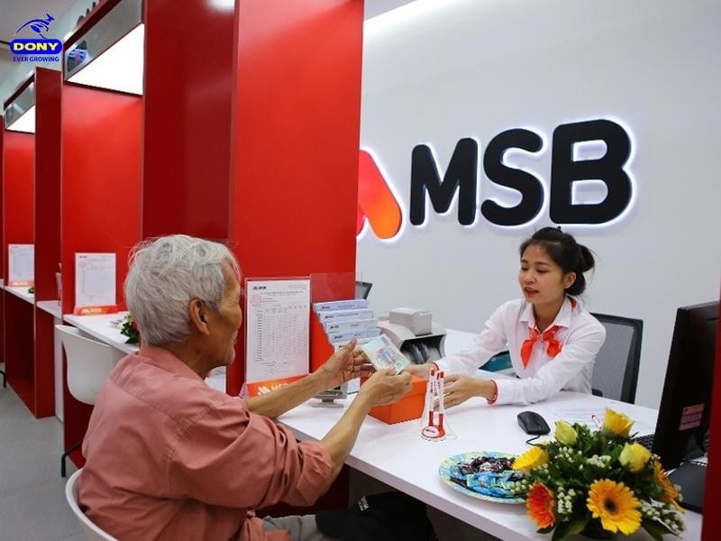Đồng phục ngân hàng MSB thể hiện sự chuyên nghiệp với khách hàng.