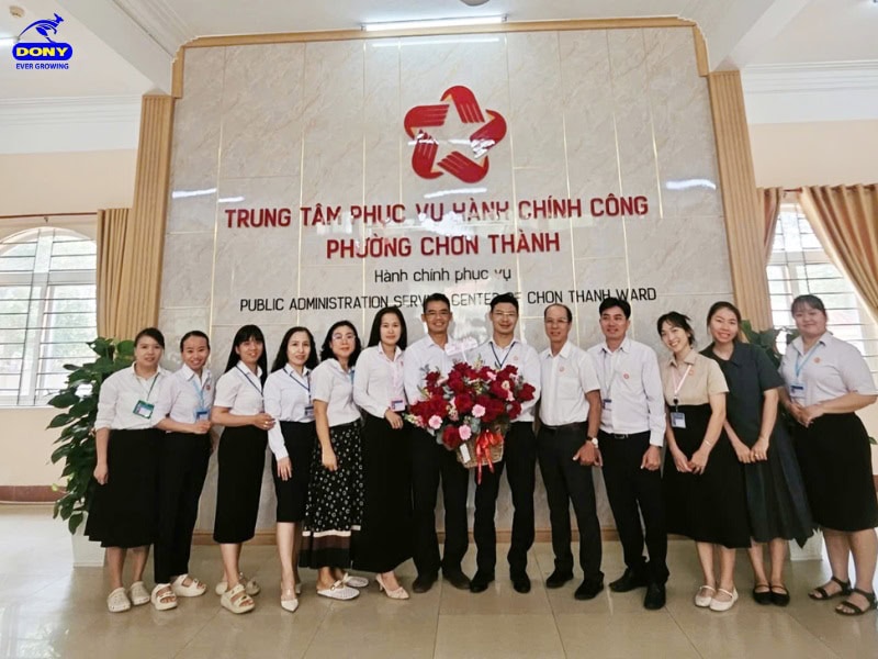 dong phuc trung tam hanh chinh cong