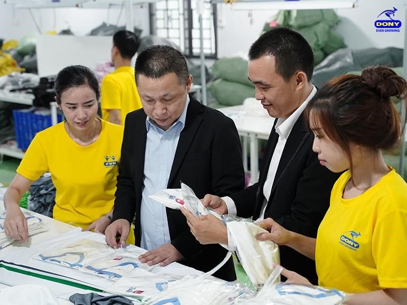 DONY nhận may đồng phục ngân hàng WooriBank chất lượng, giá tốt