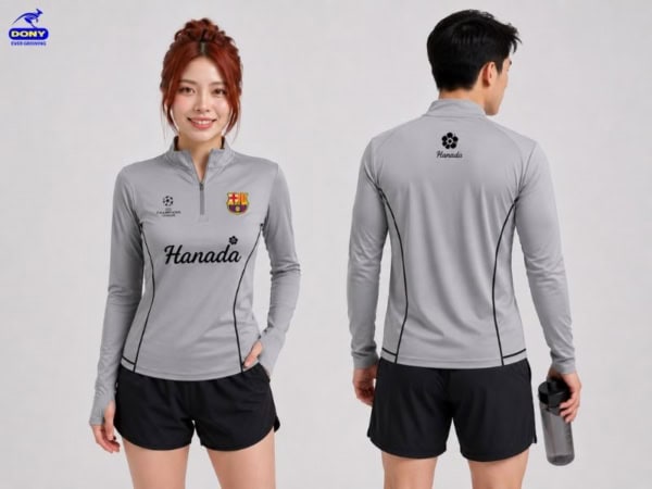 Mẫu đồng phục áo thun tay dài màu xám kết hợp quần short thể thao