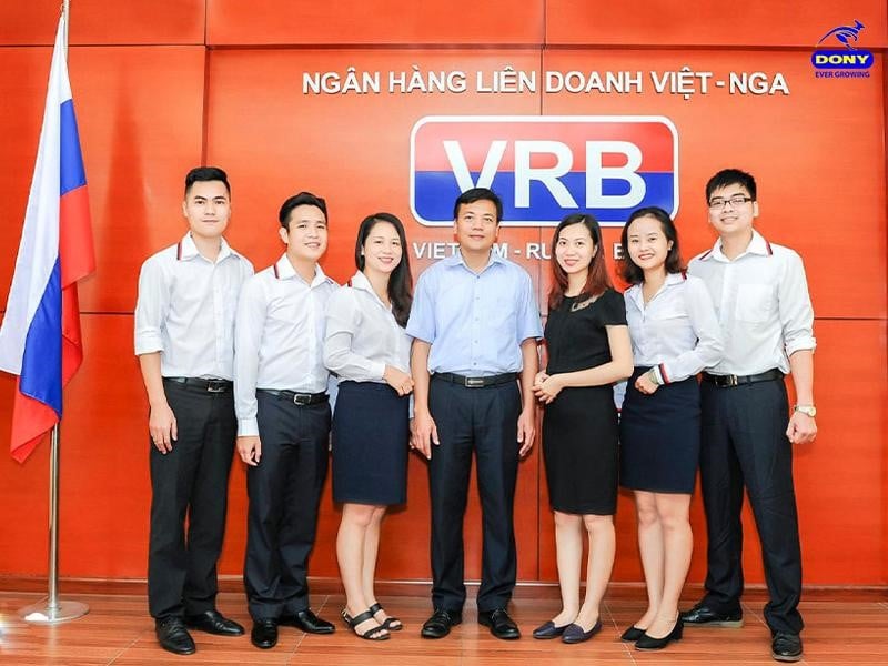 Đồng phục áo sơ mi ngân hàng Liên doanh Việt - Nga (VRB).