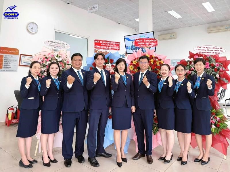 Đồng phục áo vest ngân hàng KienlongBank.