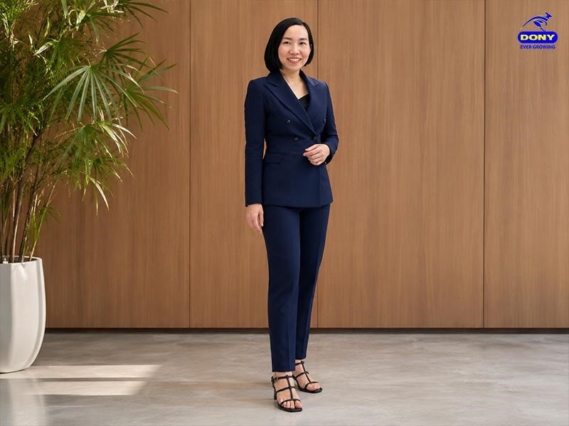 Đồng phục áo vest nữ ngân hàng Hong Leong Bank.