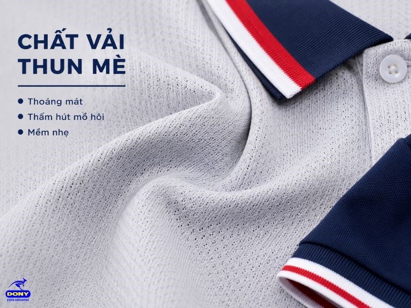 Áo có thể may bằng thun mè thể thao hoặc thun cá sấu pha sợi tổng hợp, giữ phom tốt