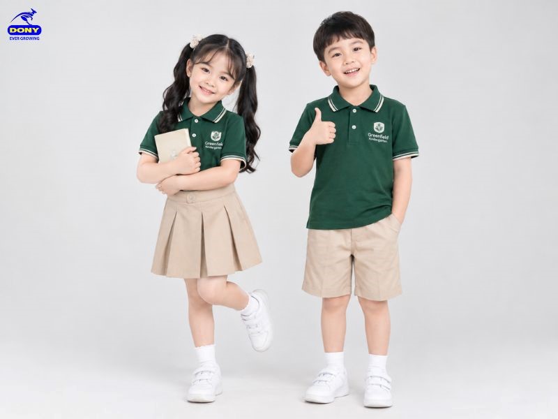 Đồng phục mầm non xanh rêu phối be